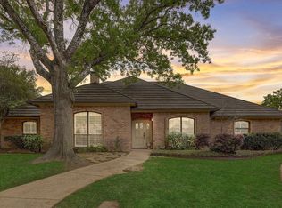 2302 Bluffview Ct, Arlington, TX 76011