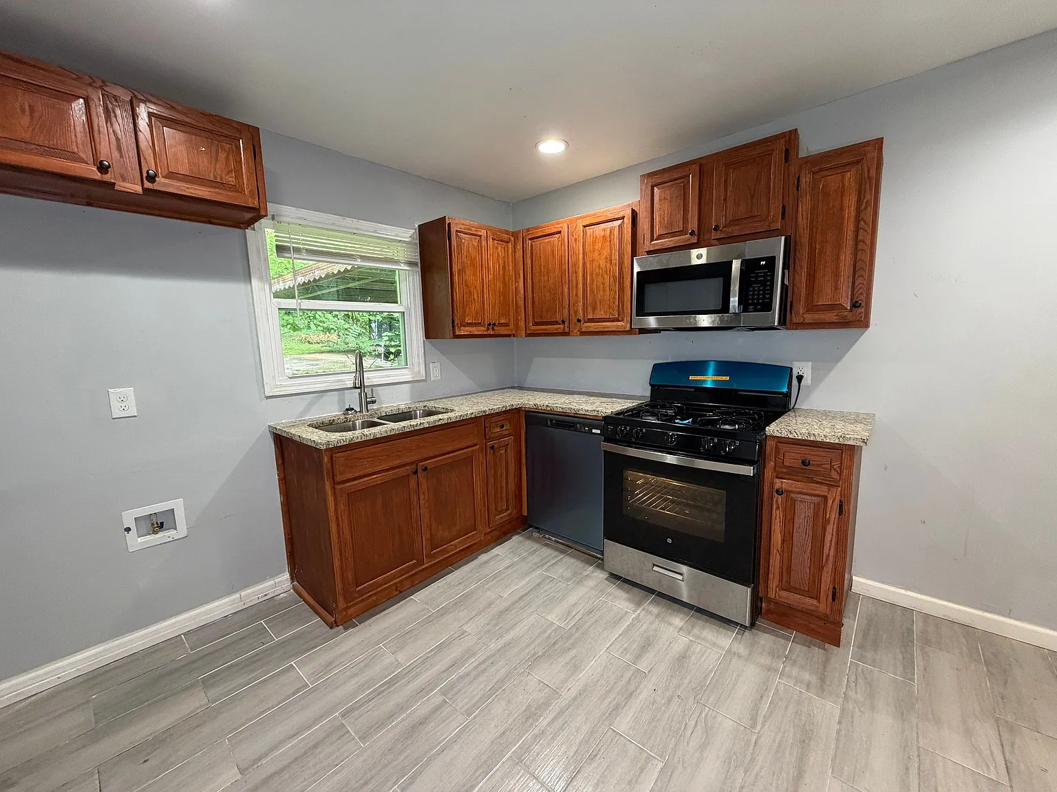 3 bed, 1300 sqft, $1,850 — Photo 4