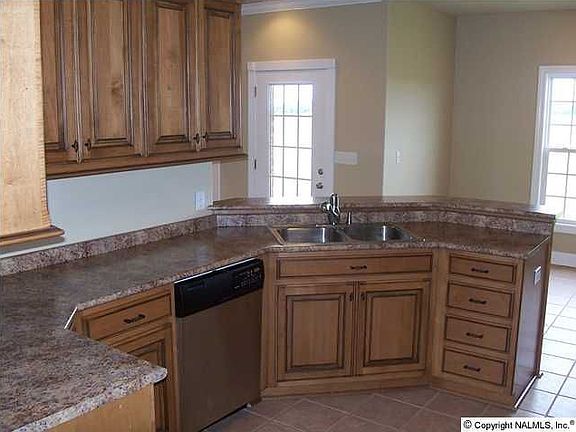 3rd image of 132 Fox Run Dr