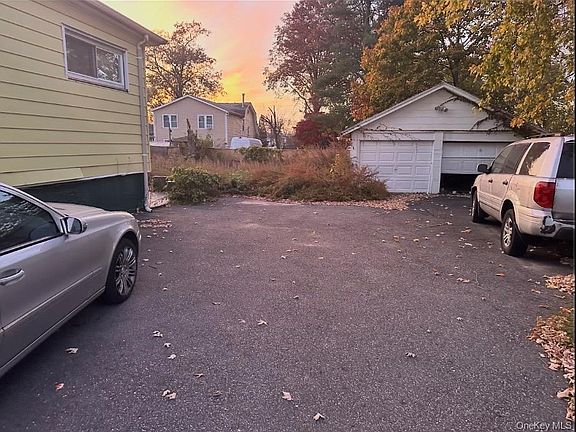 3rd image of 14212 222nd Street