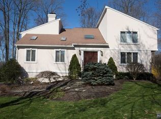 192 W Leach Ave, Park Ridge, NJ 07656