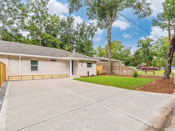 4th image of 443 E Cobb Ave