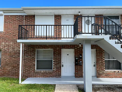 190 E Olmstead Dr Photo 1