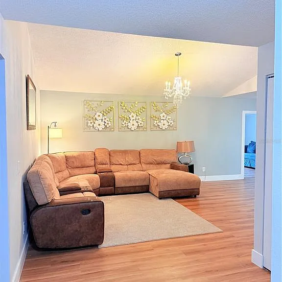 2130 Redleaf Dr — Photo 4