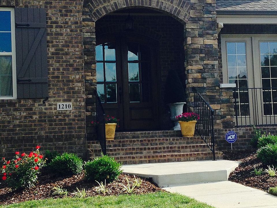 1st image of 1210 Overton Cir