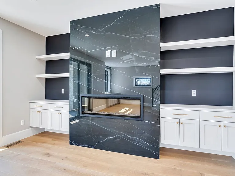 Jocelyn Court Townhomes — Photo 11
