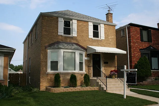 5125 N Normandy Ave photo 1