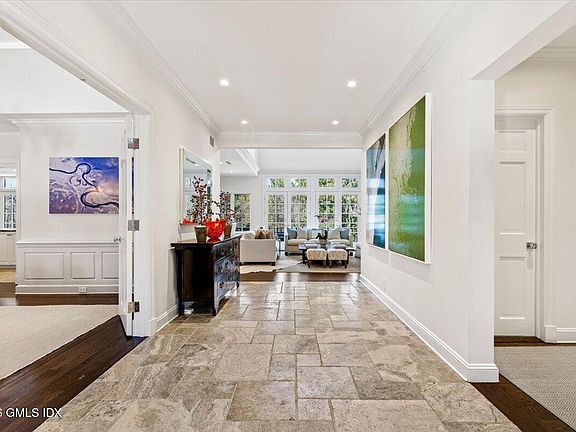 3rd image of 21 Pecksland Rd