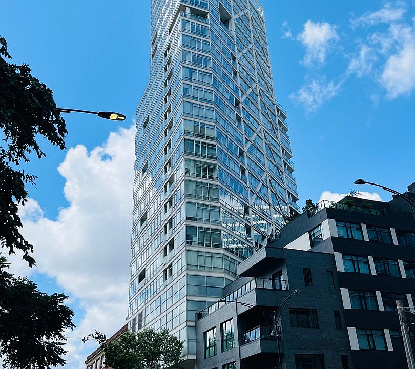 1st image of 510 W Erie St #605