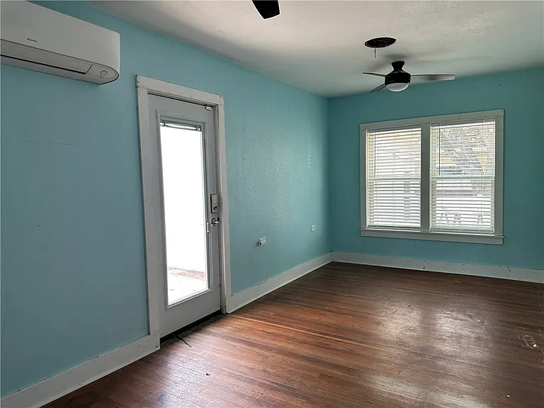 1005 E Fulton St — Photo 17