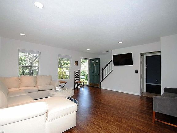 5th image of 10411 Covington Ln