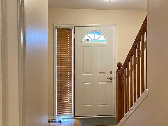 4th image of 2976 Green Valley Dr