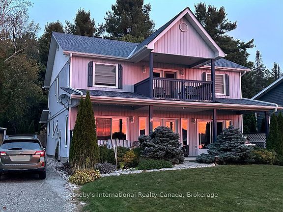 3rd image of 604 Champlain Rd