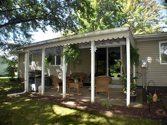 4th image of 17 Melrose Ln