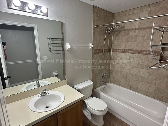 4th image of 13701 Meadowpark Ave
