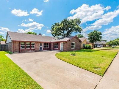 304 Springridge Ln, Euless, TX, 76039