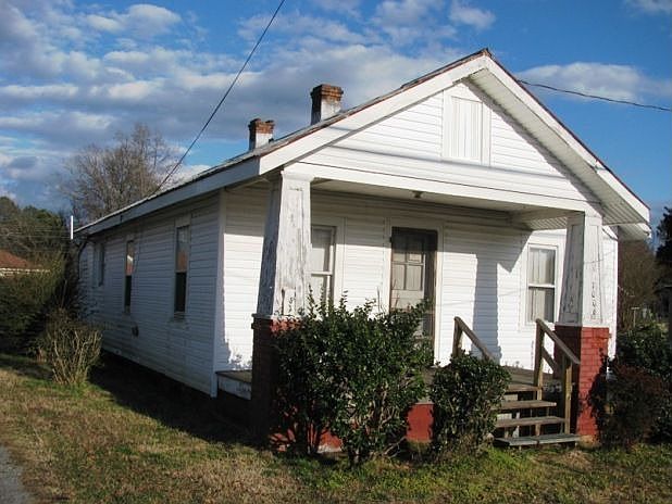 2nd image of 1006 White Marsh Rd