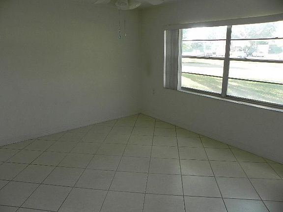 5th image of 2612 Nassau Bnd APT C1