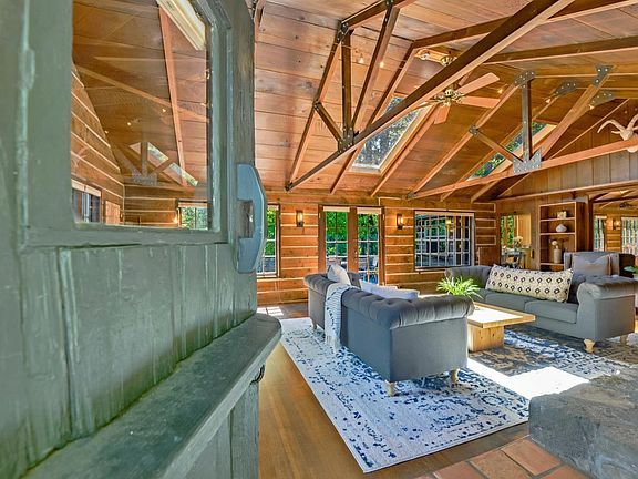 2nd image of 191 Blakewood Way
