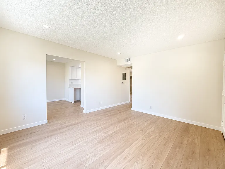 517 Fischer St #5 — Photo 3