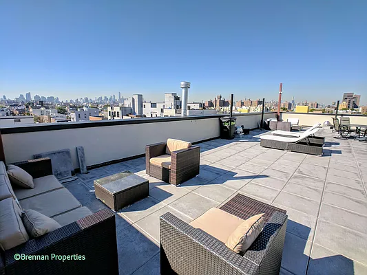 Rented by Manhattan Management LLC | media 61