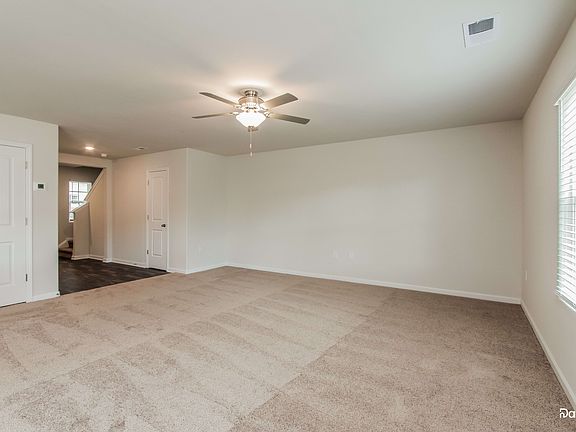 5th image of 376 Kenyon Dr