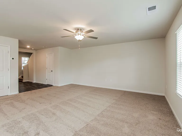 376 Kenyon Dr — Photo 5