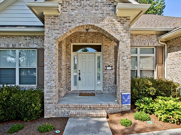 3rd image of 303 Coweta Ct