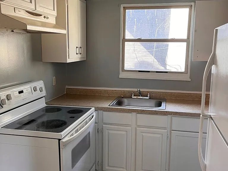 323 Xenia Ave — Photo 5