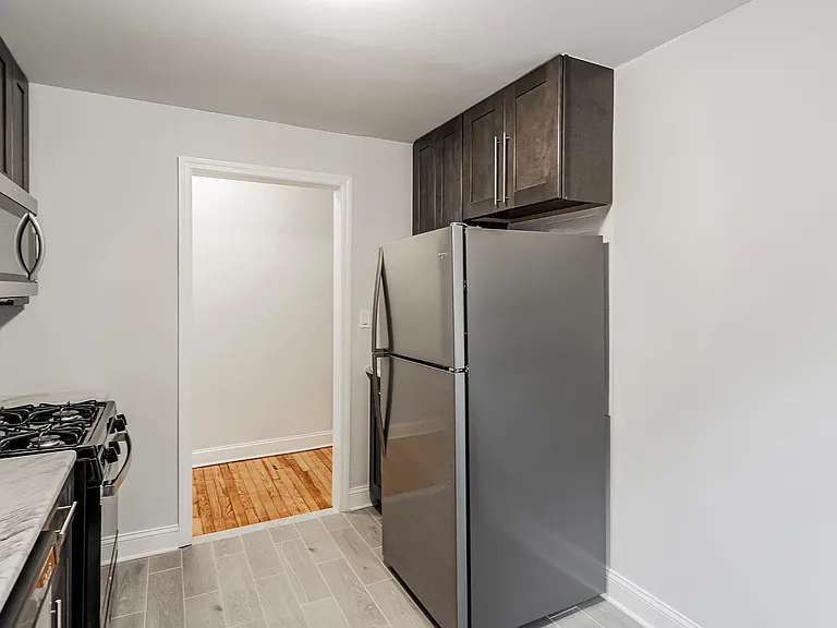 125-133 Kearny Ave Apartments — Photo 6