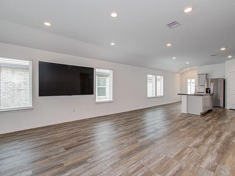 6111 Grove Of Pines St — Photo 9