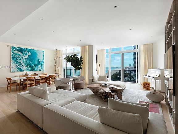 5th image of 2201 Collins Ave Unit 2003/UPH