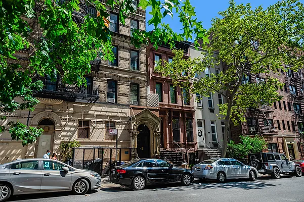 Rented by Aryeh Realty | media 11