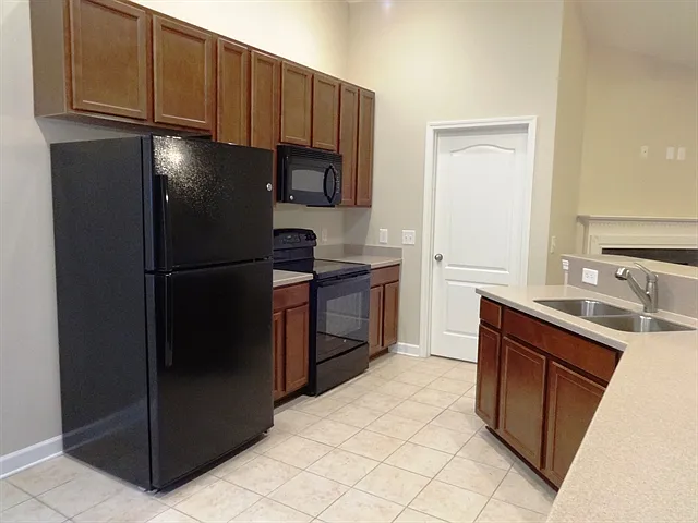 515 Crossland Dr — Photo 4