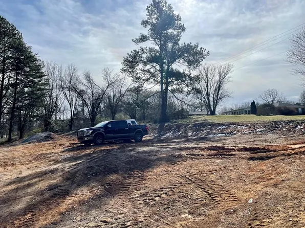 600 W 12th St, Cookeville, TN 38501