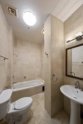 Rented by Skyhigh Realty NYC LLC | media 10