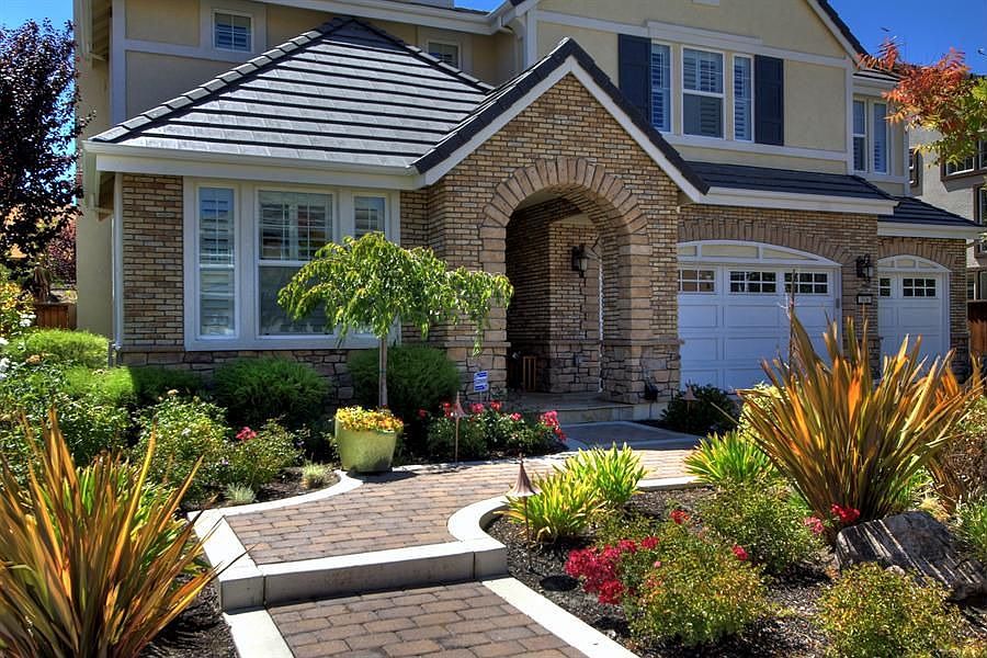 2nd image of 516 Wells Ct