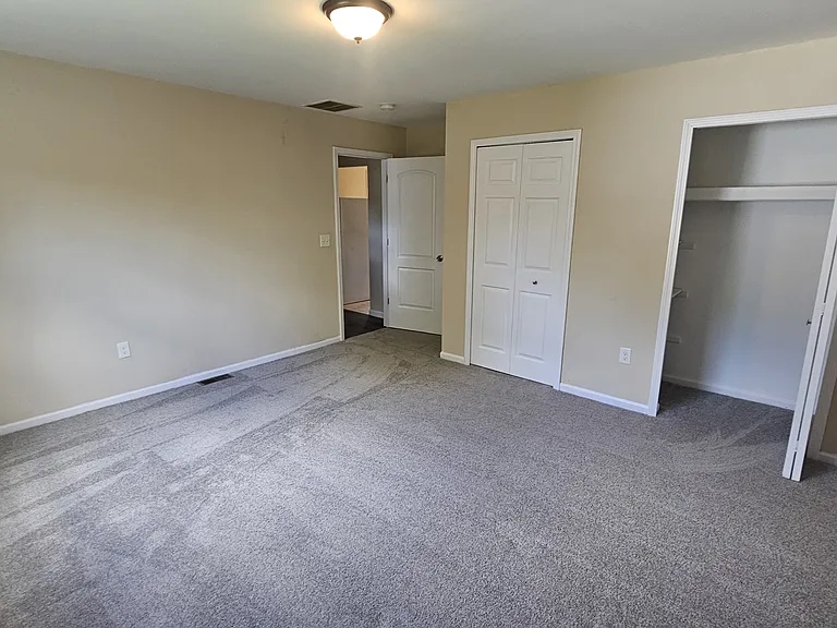 13680 Hobart Ave — Photo 6