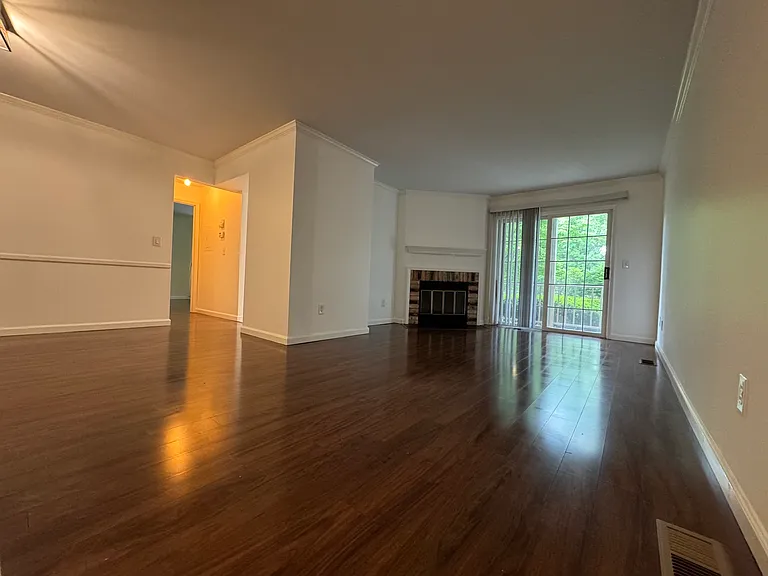 21 Springvalley Blvd — Photo 4