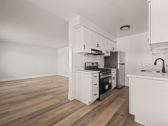 5th image of 816 Victor Ave #B5