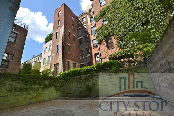 Rented by City Stop Realty | media 9