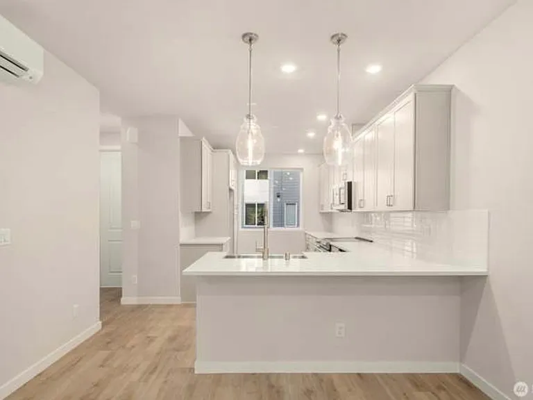 2117 N 148th St #C — Photo 2