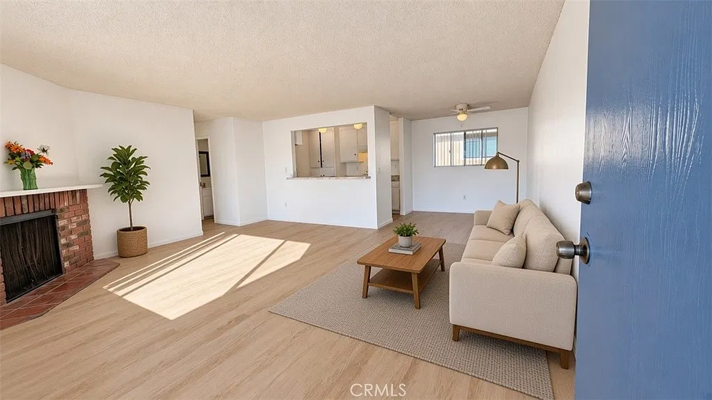 3 bed, 1100 sqft, $3,295 — Photo 1