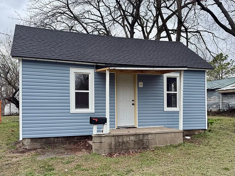 1013 N Clay St — Photo 1