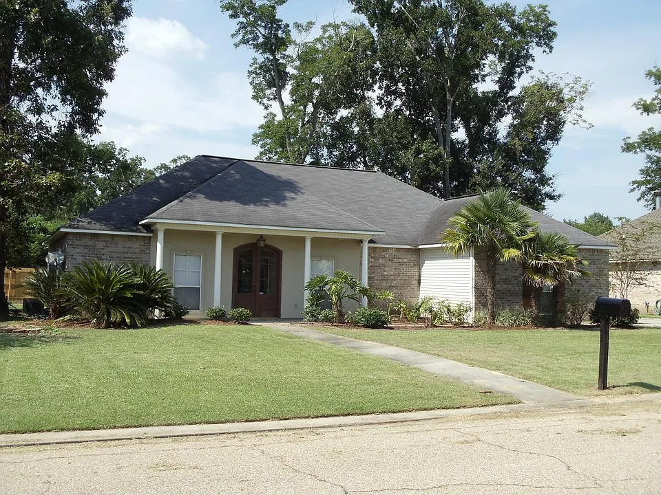 36312 The Bluffs Ave