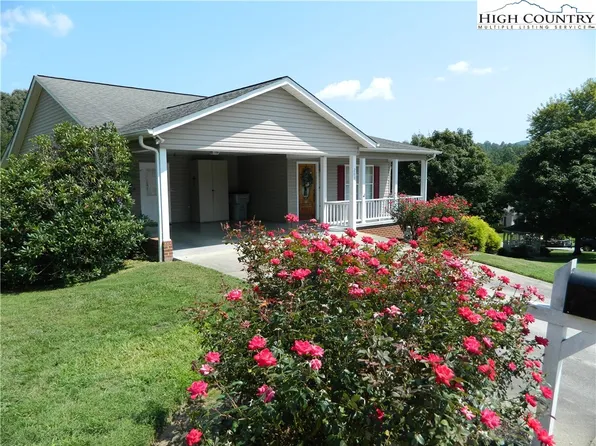 203 Summerfield Court, Lenoir, NC 28645