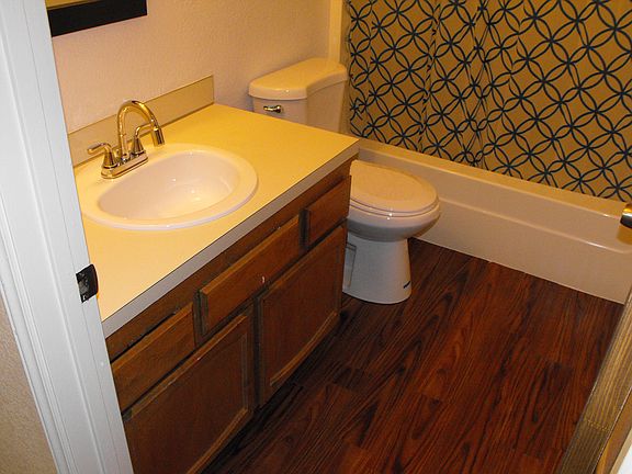 3rd image of 13183 Lakeridge Cir NW