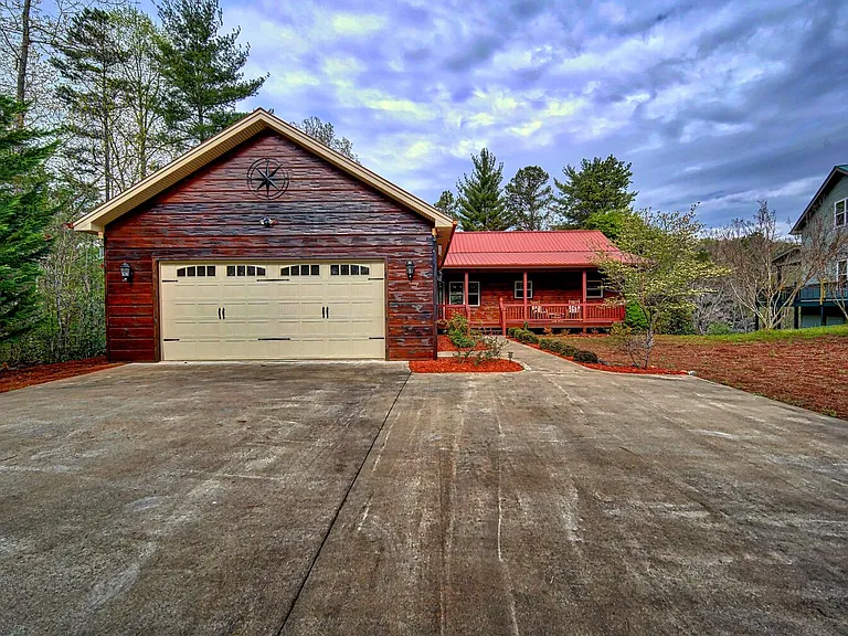 329 Arrowood Pointe — Photo 4