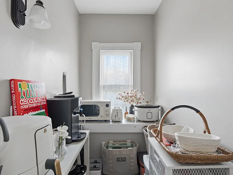 186 Arnoldale Rd #2 — Photo 3