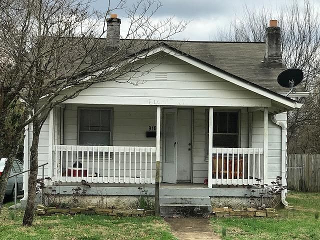 1st image of 910 Radford Pl